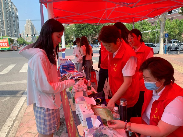 助力學(xué)子圓夢(mèng)，踐行國(guó)企擔(dān)當(dāng)  安徽鹽業(yè)地產(chǎn)集團(tuán)組織愛(ài)心助考公益活動(dòng)